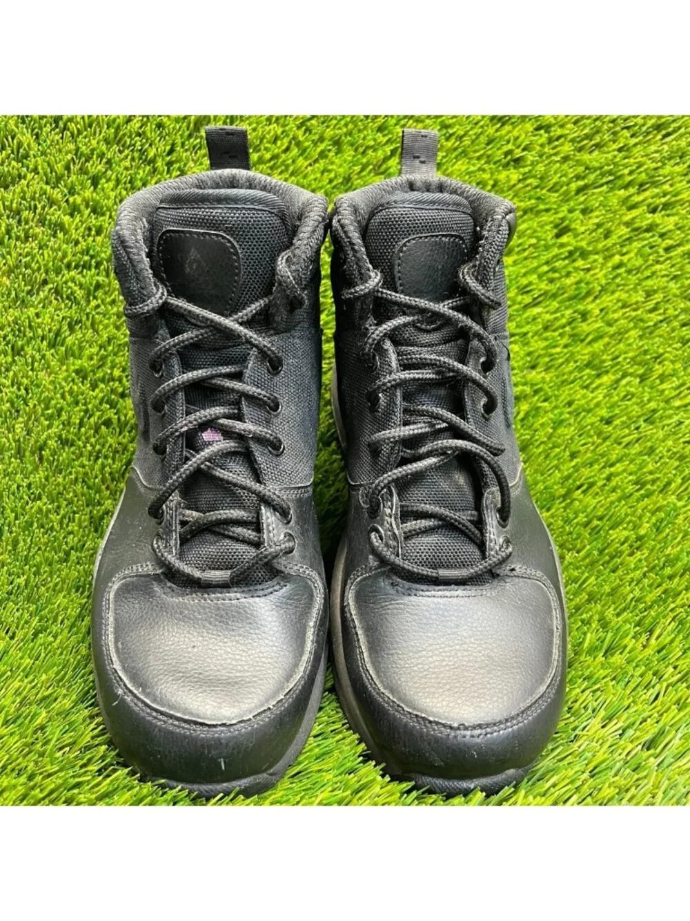 Nike ACG Manoa Boys Size 7Y Triple Black Classic Outdoor Lace Up Hiking Boots